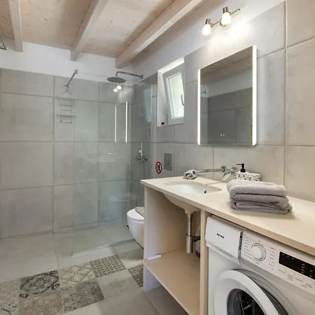 Amaranthus House