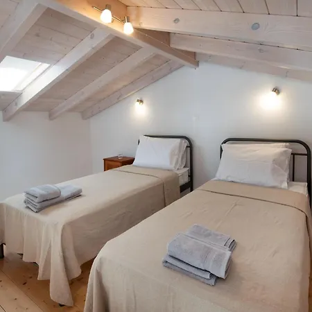 Amaranthus House * Longós